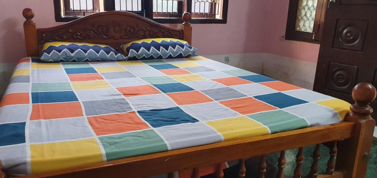 Oonjal Veedu Apartman Kuttālam Kültér fotó